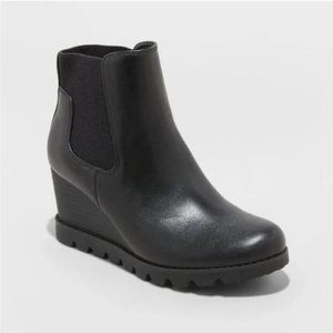 Women's Linda Wedge Chelsea Boots